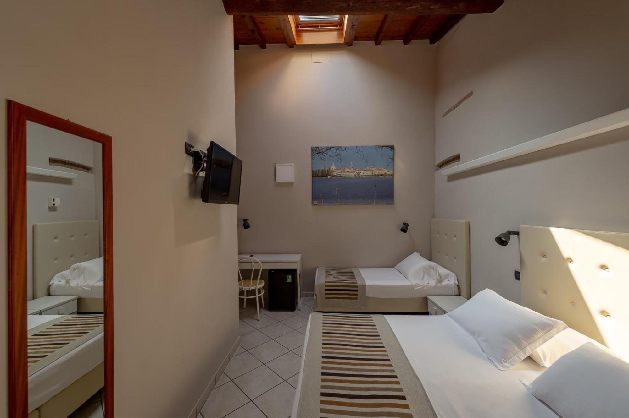 Abbazia Bed & Breakfast マントヴァ エクステリア 写真
